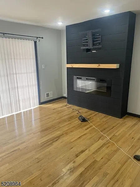 3 bed, 2.0 bath, $2,700 — Photo 2