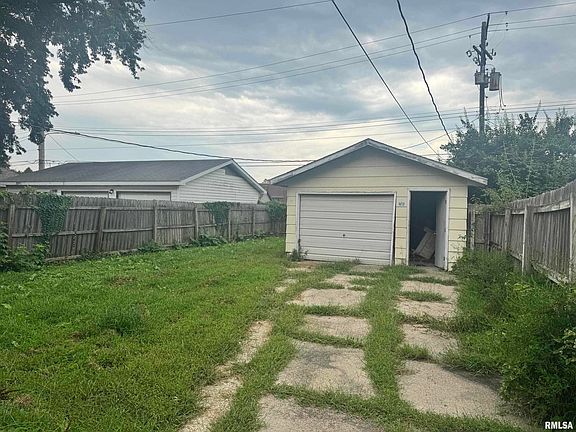 3rd image of 2021 S 4th St