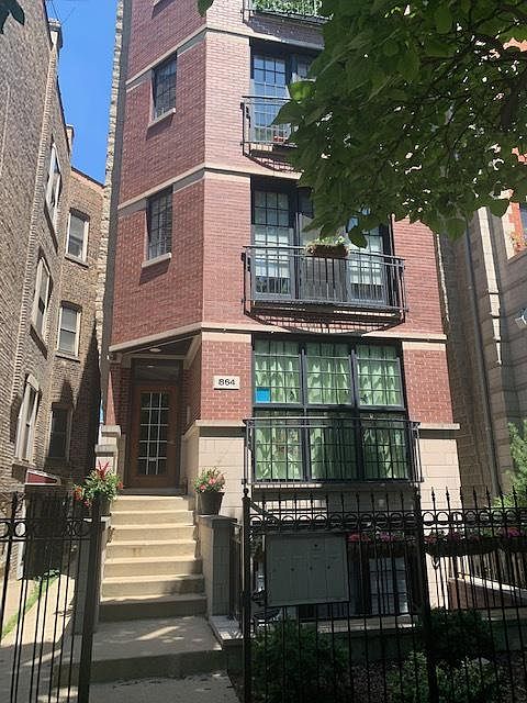1st image of 864 W Buckingham Pl APT 3