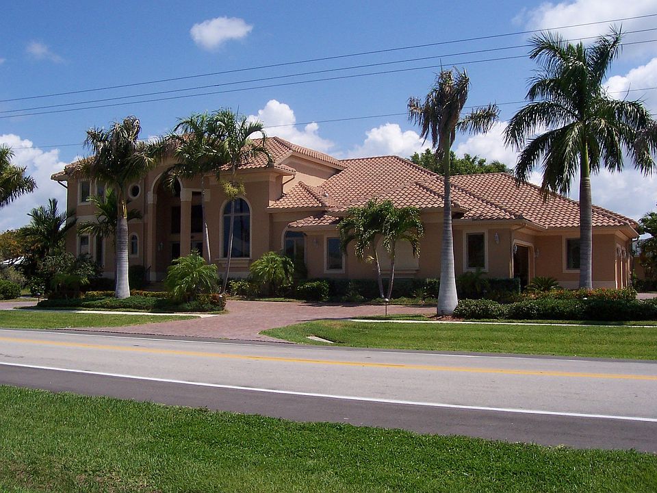 1st image of 557 N Barfield Dr