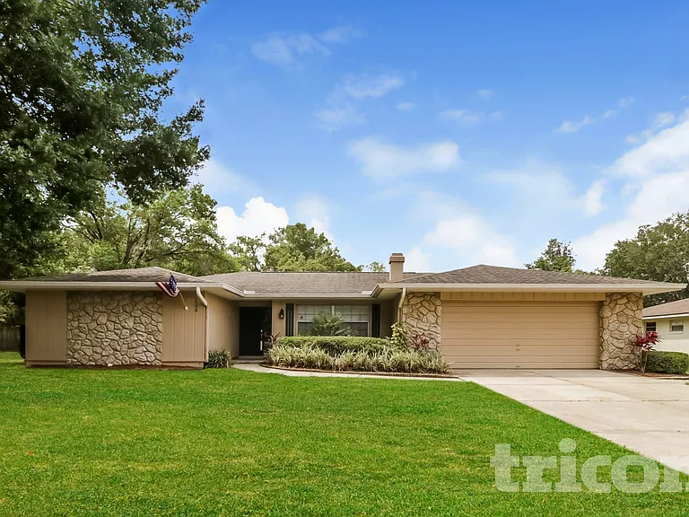 1548 Silver Fox Cir — Photo 1