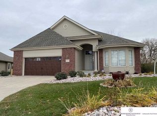 21016 Arbor Ct, Elkhorn, NE 68022