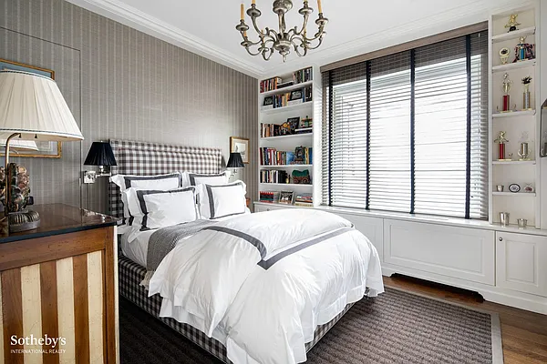 Sold by Sotheby's International Realty | media 9