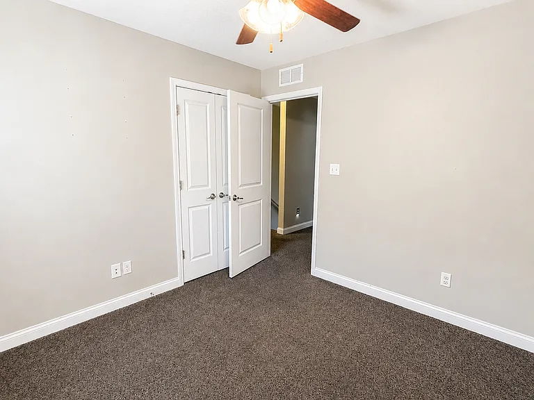 1005 Lennox Cir — Photo 19