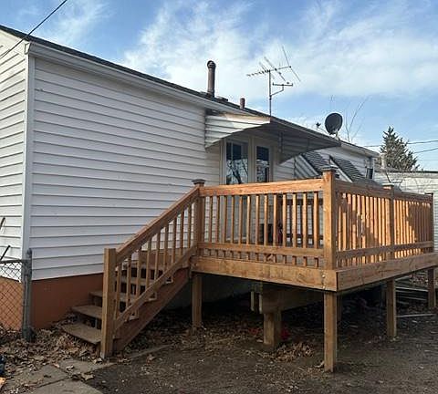 3rd image of 8589 Harold Dr