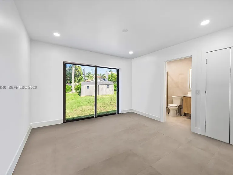 1141 Hollywood Blvd — Photo 27