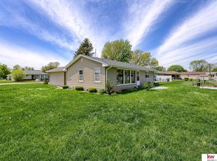 307 N Birchwood Dr, Fremont, NE 68025