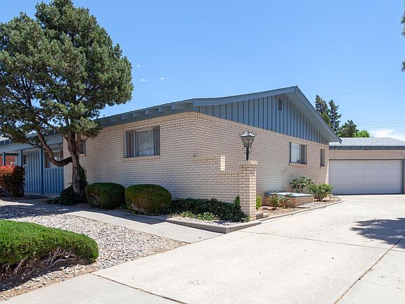 2nd image of 3224 Reina Dr NE