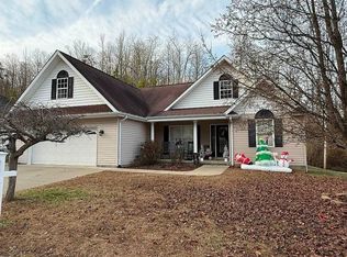 76 Rose St, Paintsville, KY 41240