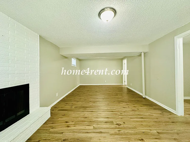 7421 Hardy Ave — Photo 34
