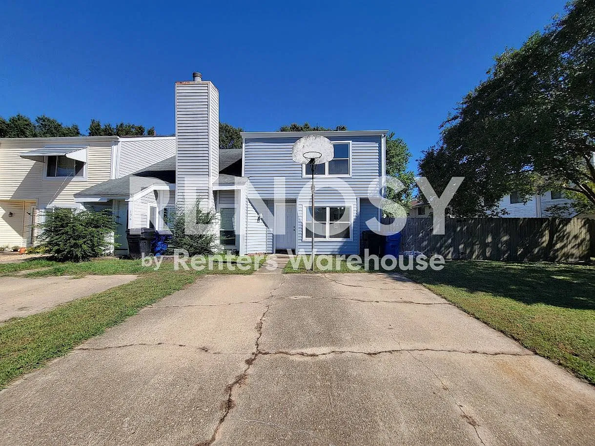 Contemporary Comfort in a Convenient Location — Photo 1