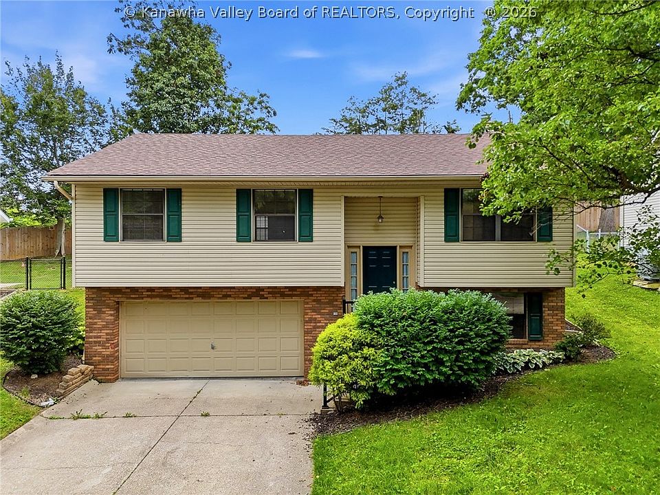 1st image of 2 Dogwood Pl