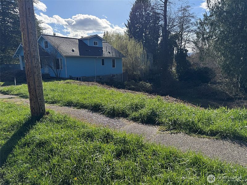 2nd image of 1067 Central Avenue SE