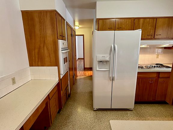 5th image of 235 Hill St