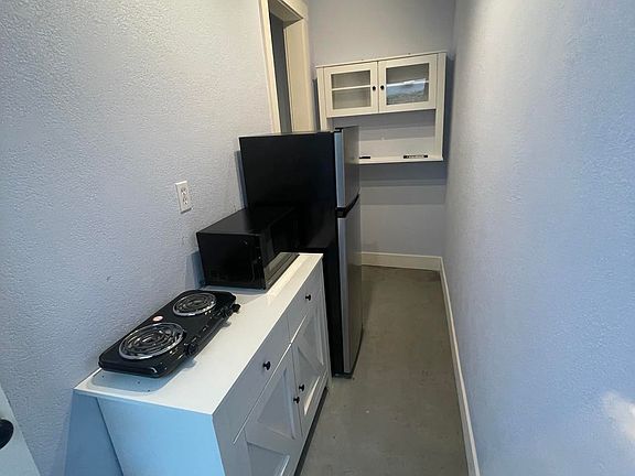 2nd image of 555 Hamilton Ave