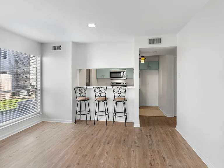 5137 Nicholson Dr #B33 — Photo 2