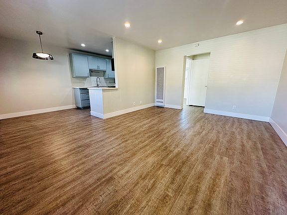 4th image of 28 W Pedregosa St #12