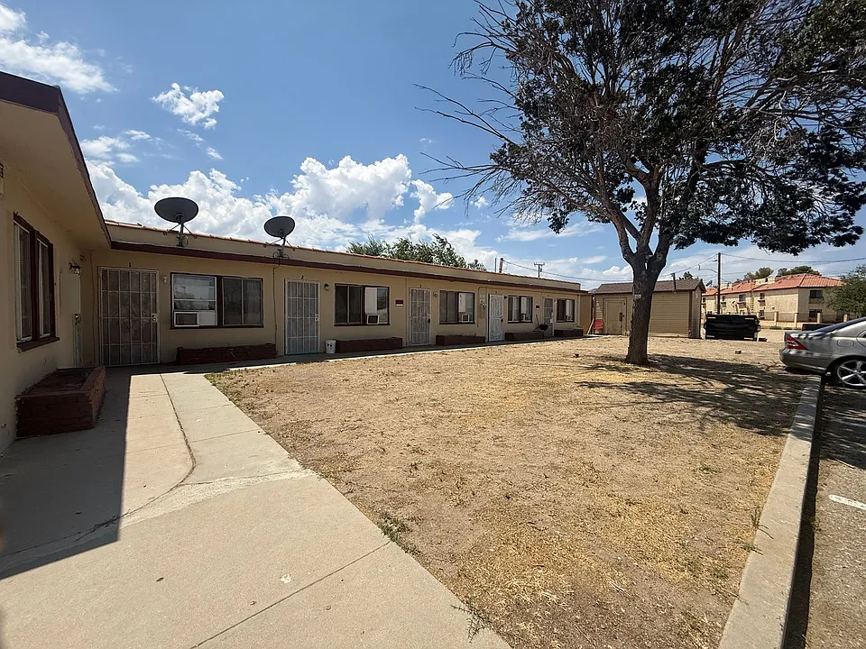 38717 6th St E #4