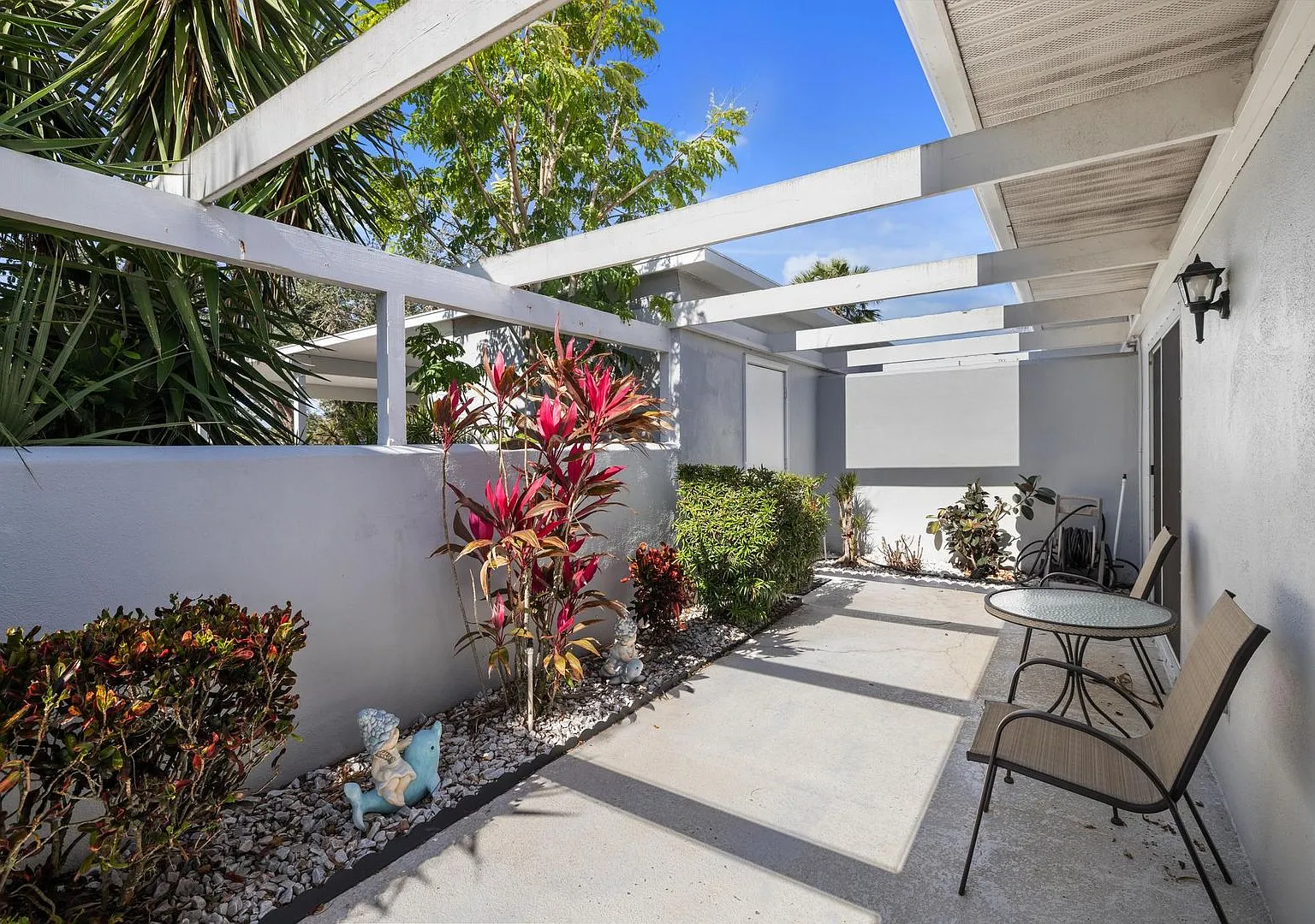 Seasonal Short-Term 2 Bedroom 2 Bathroom Villa at Augusta Villas in Plantation! — Photo 3