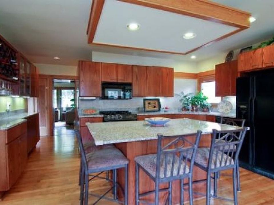 1st image of 806 Columbian Ave