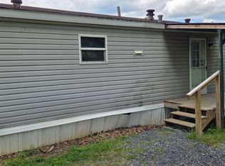 45 Tractor Hill Ln, Mill Hall, PA 17751