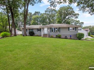 180 Rafkind Rd, Bloomingdale, NJ