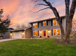 10330 Nottingham Trl, Eden Prairie, MN 55347