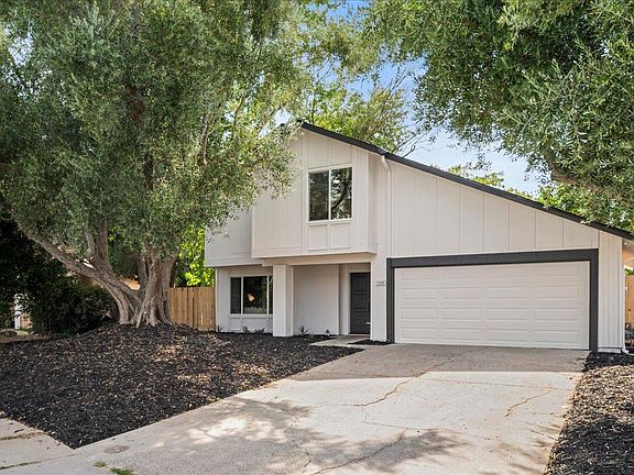 2nd image of 1548 Buckridge Way