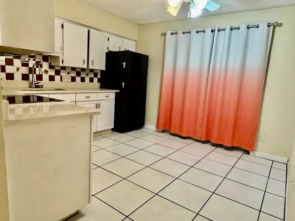 3278 51st Avenue Dr W #1, Bradenton, FL 34207