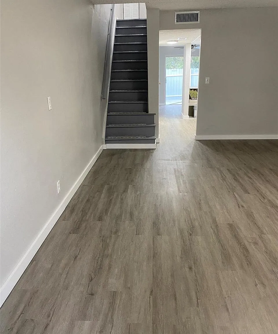 2 bed, 2.5 bath, 1060 sqft, $2,500 — Photo 2