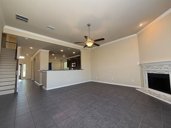 3rd image of 820 Osage Dr