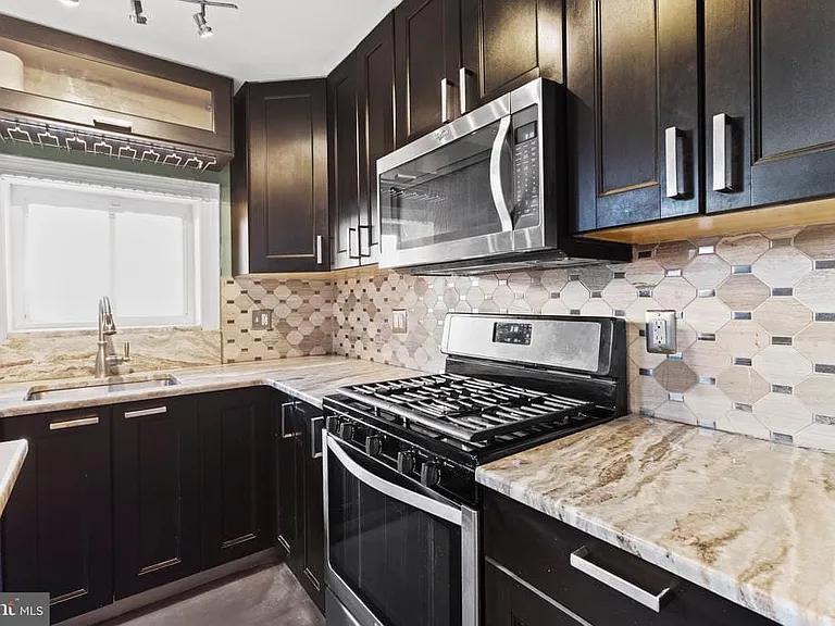 2443 E Cumberland St — Photo 7