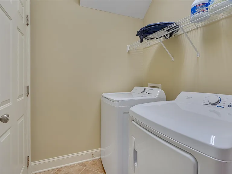 320 Lawrence Rd — Photo 27