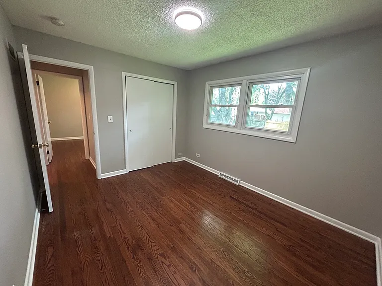 1716 Maple Ln — Photo 8