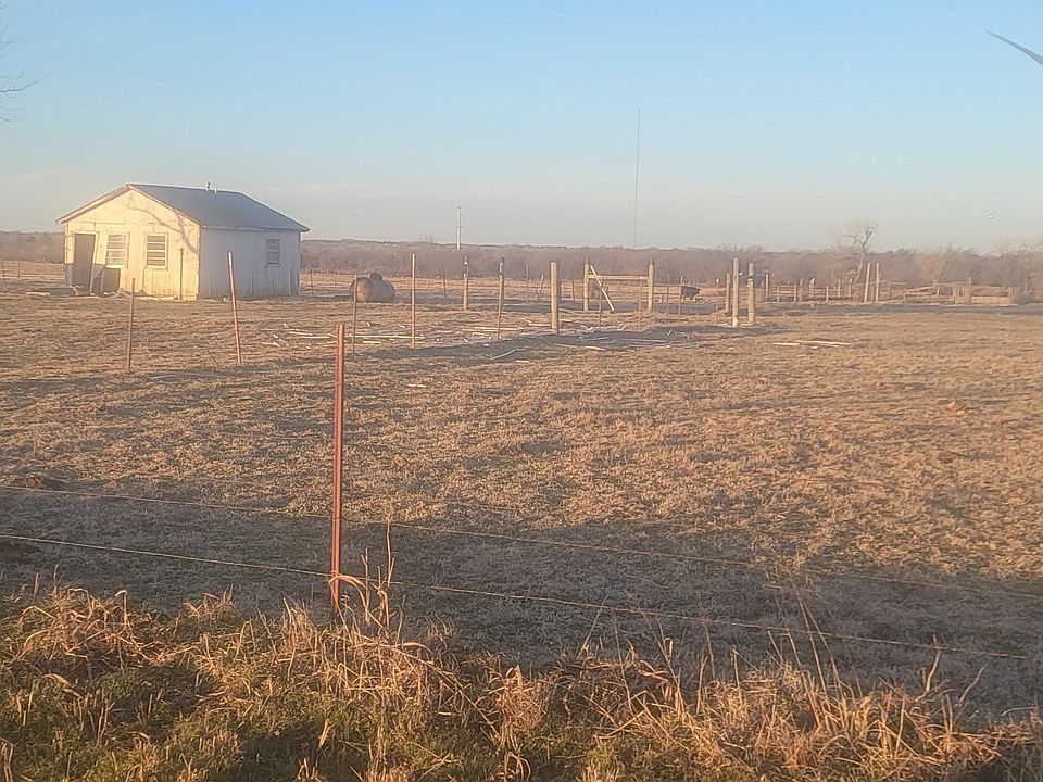 2nd image of 2519 Farmer Rd