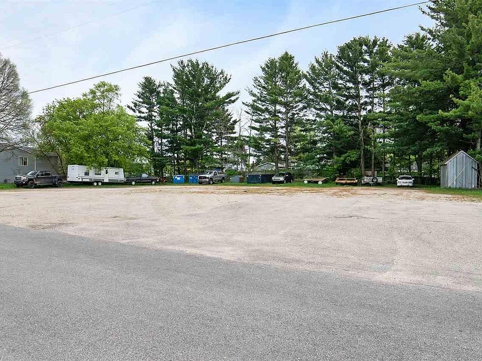1st image of 3334 Veterans Dr