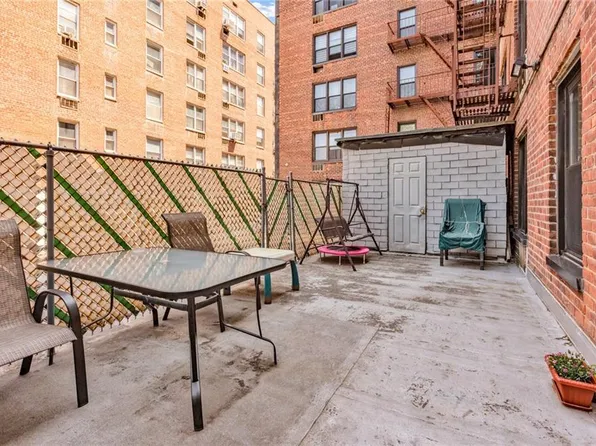 1075 Sheepshead Bay Road image 22 of 23