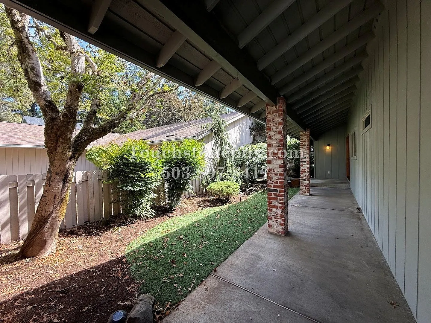 Classic 3 BD 2 BA Large Home with Amazing Yard! — Photo 3