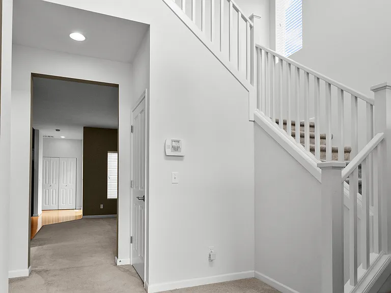 2410 88th Dr NE — Photo 2