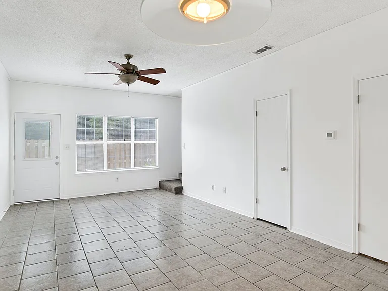 601 E Burgess Rd #K11 — Photo 11