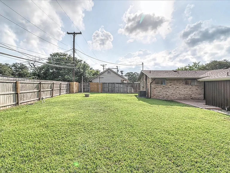1022 Herndon St — Photo 44