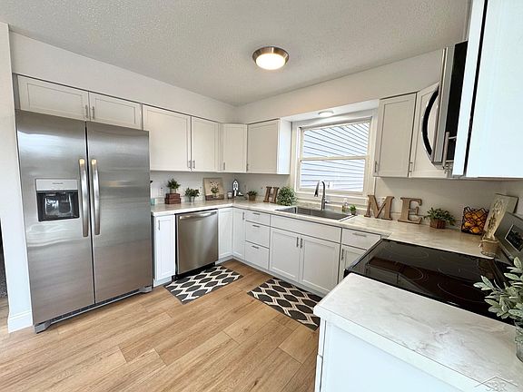 5th image of 219 S Nine Mile Rd