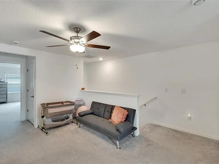 14444 Editors Note St — Photo 20