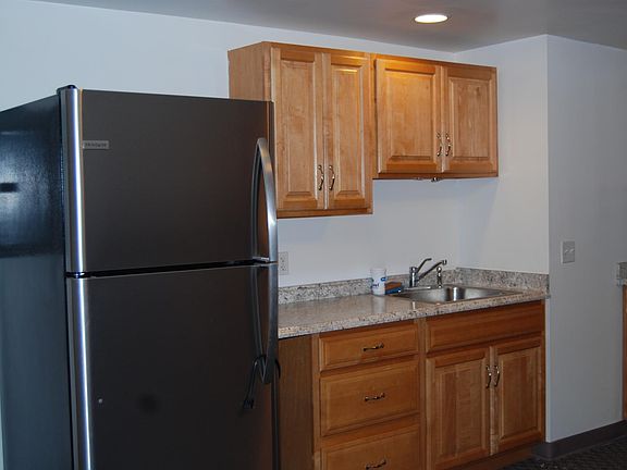 5th image of 389 Nashua St
