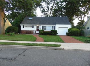 265 Amos Ave, Oceanside, NY 11572