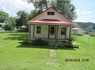410 4th Ave, Hometown, WV 25109