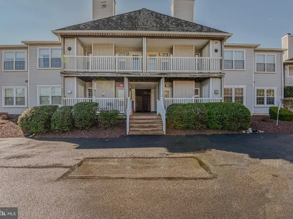 1005 Waters Edge Dr, Newark, DE 19702