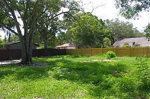 3rd image of 1571 Oak Village Dr