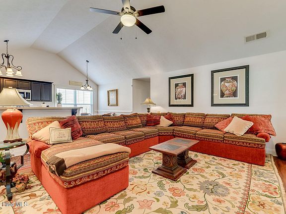 4th image of 634 Shipley Avenue