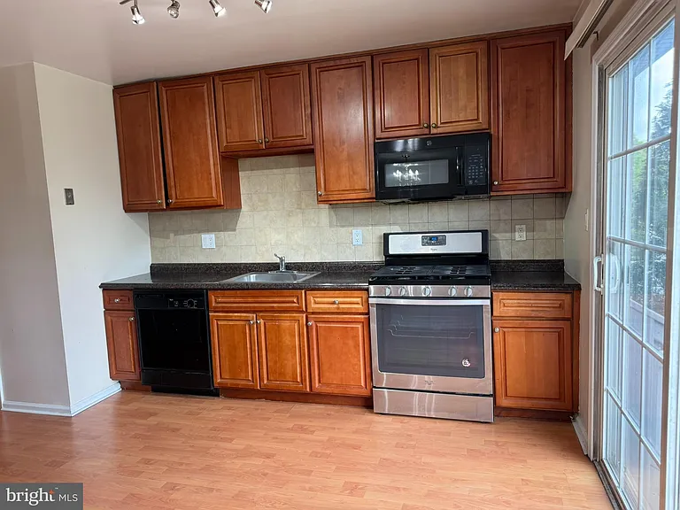 2605 Gramercy Way — Photo 18